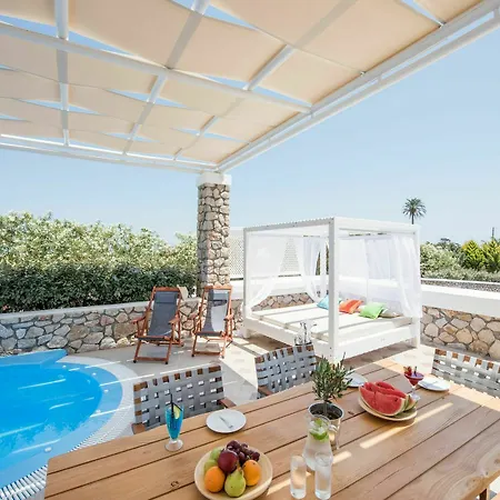 Villa Secret Earth Santorini *